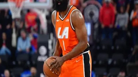 滕哈格正面回应内维尔指责：格雷泽难辞其咎！